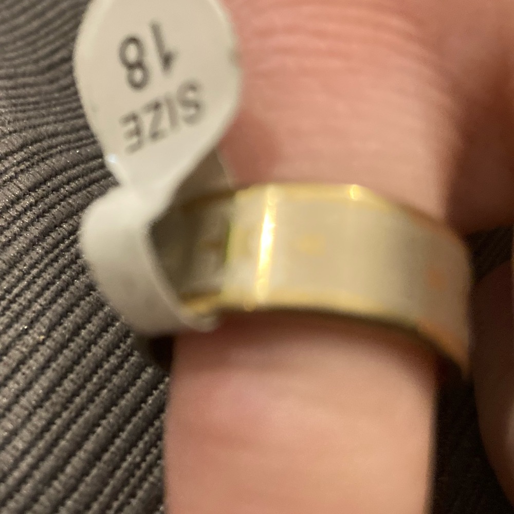 NWOT never worn gold ring.
